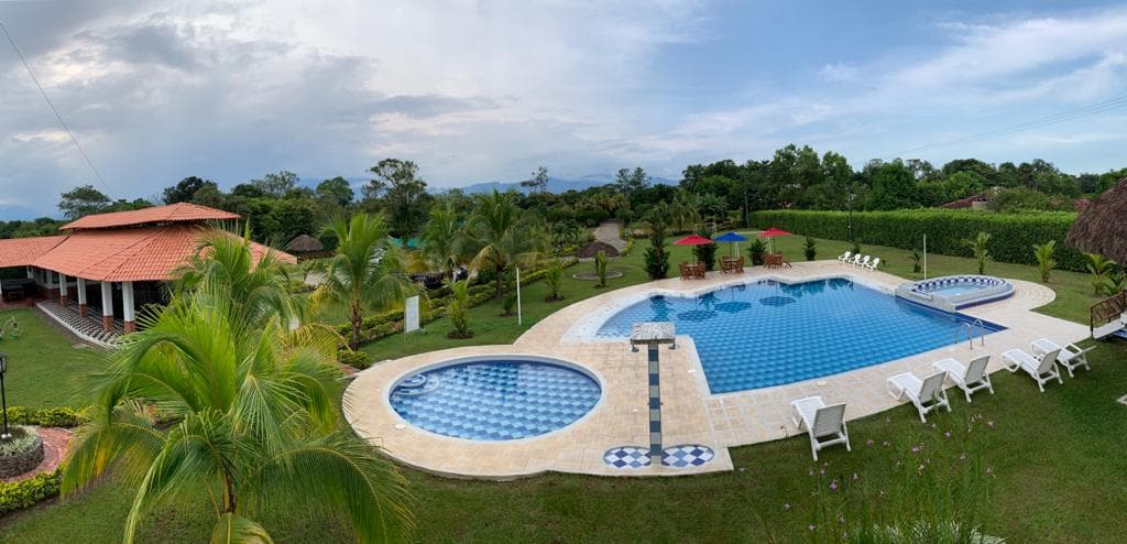Centro De Eventos Heliconias Del Llano