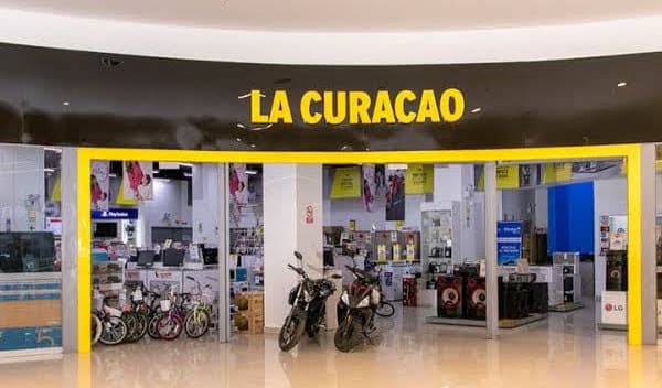 La Curacao - Open Plaza Huancayo — foto