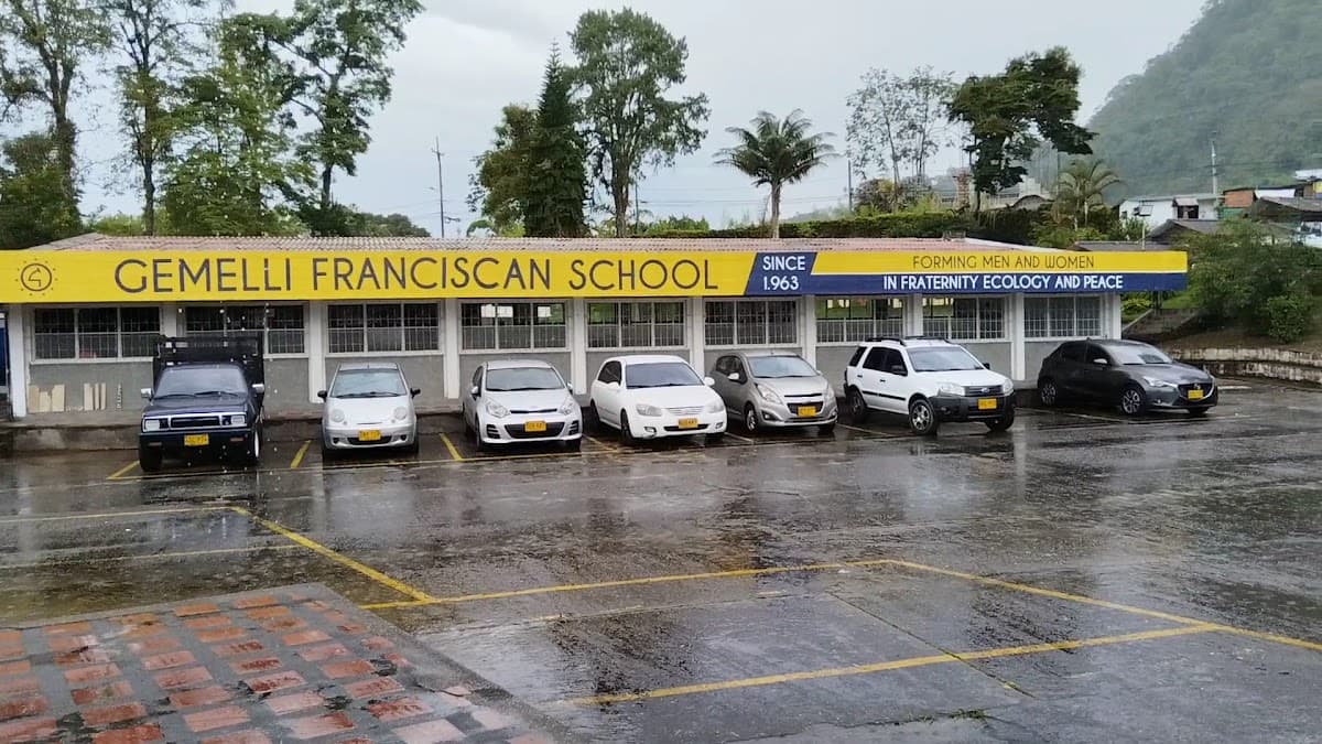 Colegio Franciscano Agustín Gemelli Manizales — foto