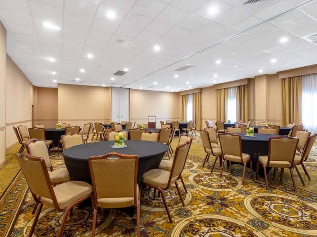 Hawthorn Extended Stay by Wyndham West Palm Beach