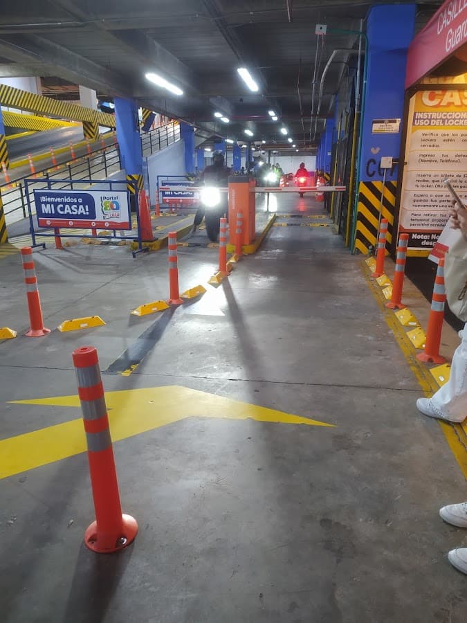 Centro Comercial Portal 80 — foto