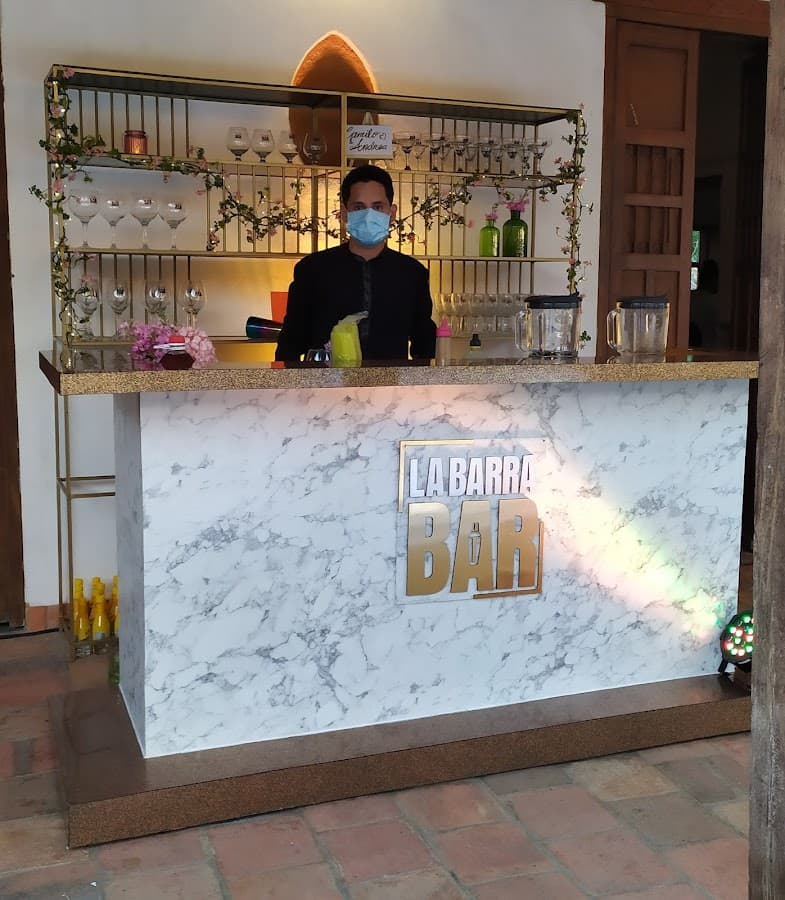 La Barra Bar