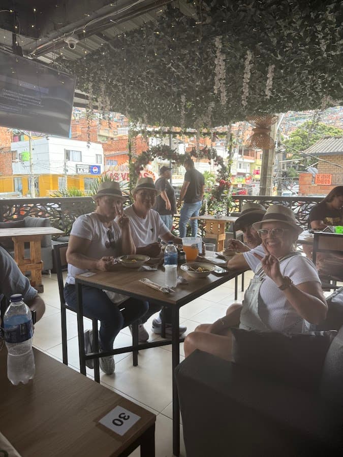 𝐃𝐞 𝐓𝐨𝐮𝐫 𝐩𝐨𝐫 𝐌𝐞𝐝𝐞𝐥𝐥í𝐧 — foto