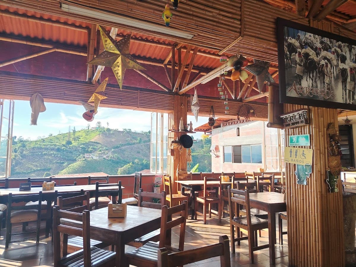 Los Arrieros . Cocina Cultural Cafetera