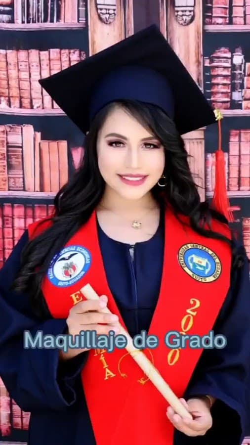 CrisPro MakeUp Maquilladora Profesional — foto