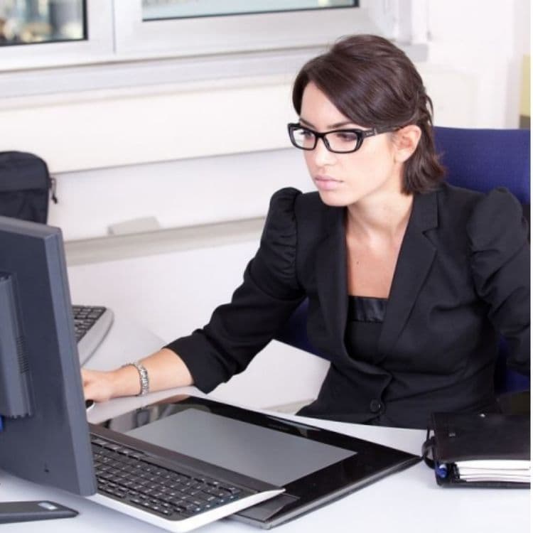 ABOGADOS ASOCIADOS — foto