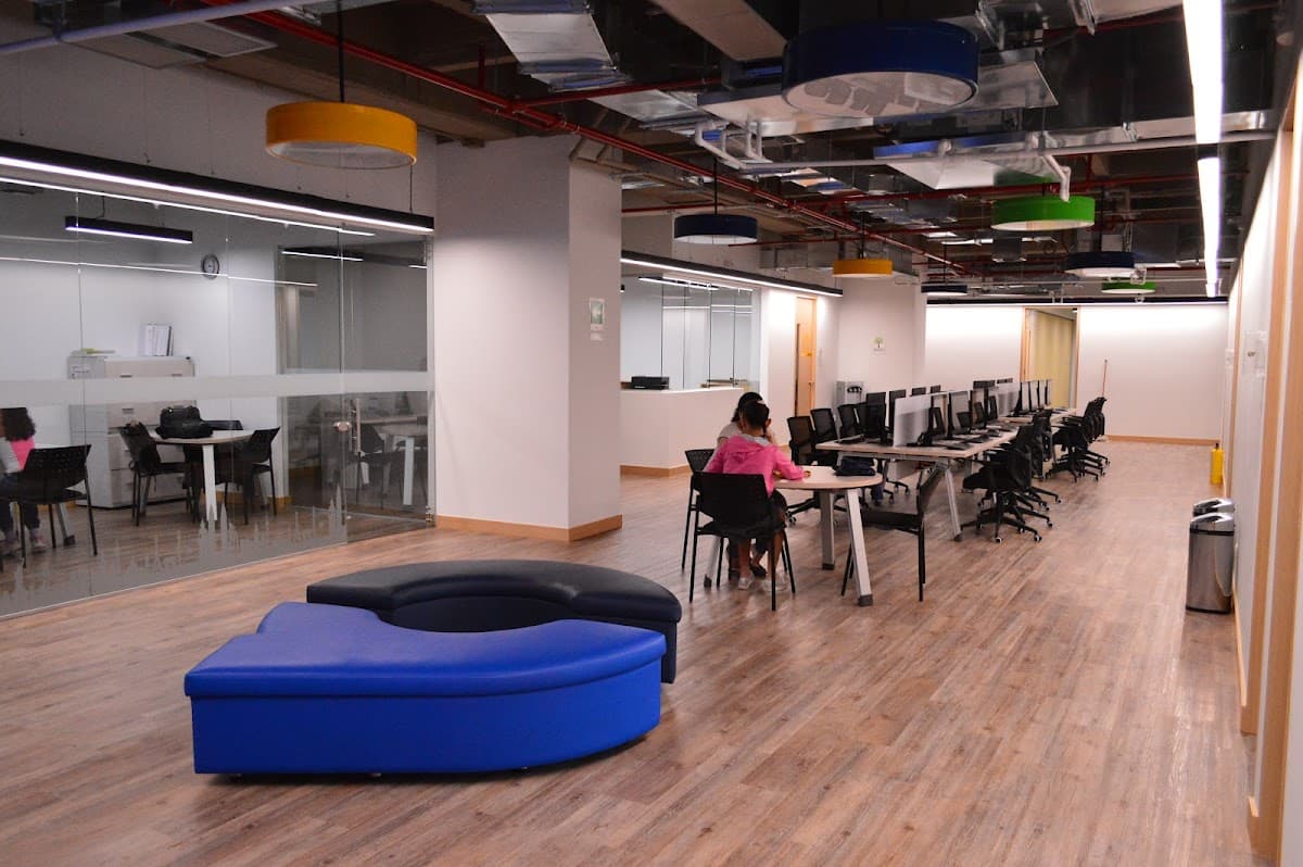 Centro Colombo Americano de Medellín (sede Envigado)