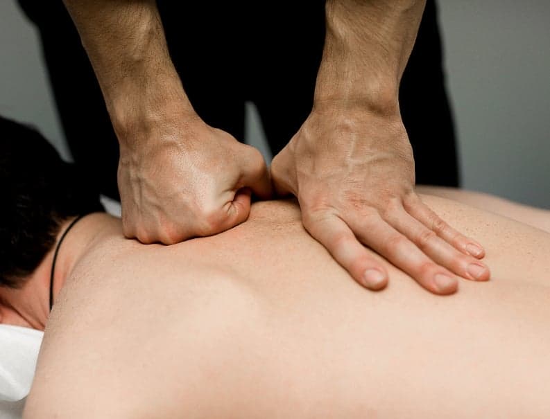 Therapeutic massage Reiki Chakras Aura Yoga. Paramatma Healing Center — foto