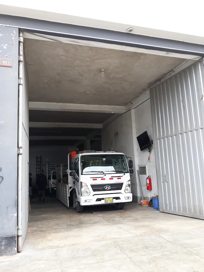 Logistica Terrestre Quisnavar — foto