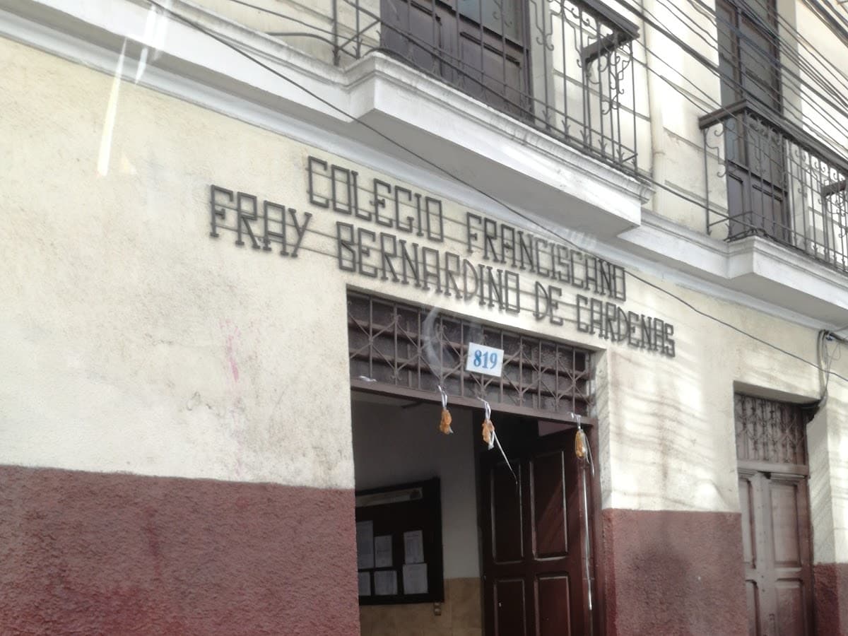 Colegio Martín Cárdenas — foto