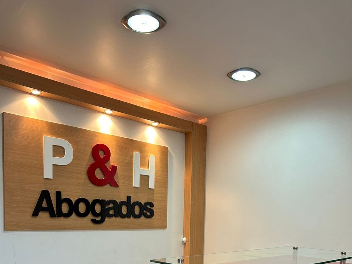 FERNÁNDEZ-SALVADOR Abogados