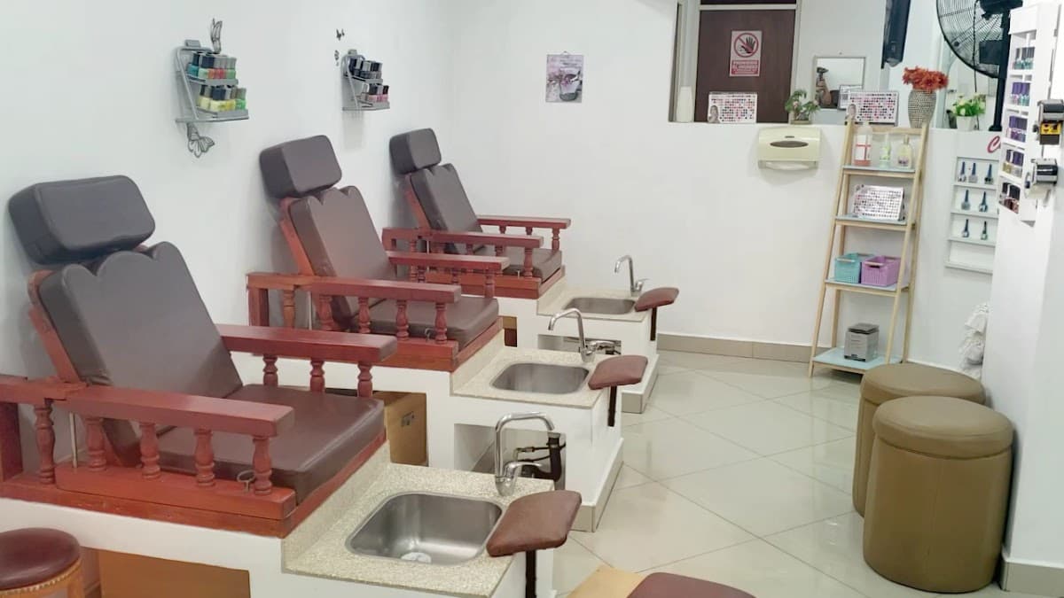 Collage Salón y Spa — foto