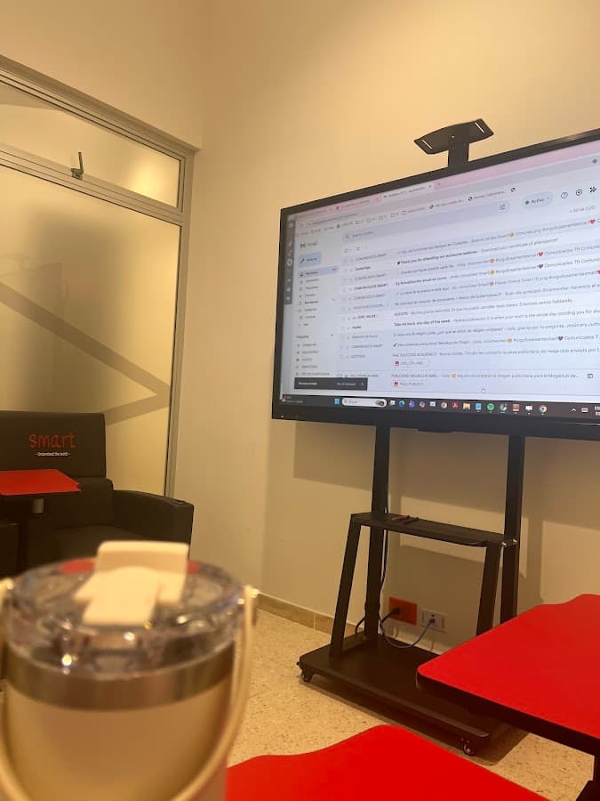 Smart Academia Centro Medellín Idiomas - Cursos de Inglés y Francés — foto