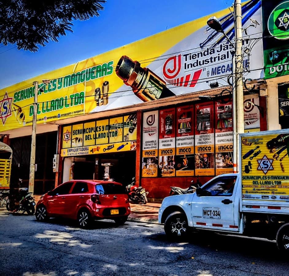 Mangueras hidráulicas e industriales. Fabricación y reparación de cilindros, servicio de torno, roscadora y soldadura.