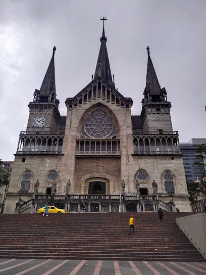 Corredor Polaco Catedral Basílica de Manizales — foto
