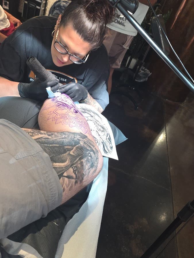 Tuff Tattoos — foto