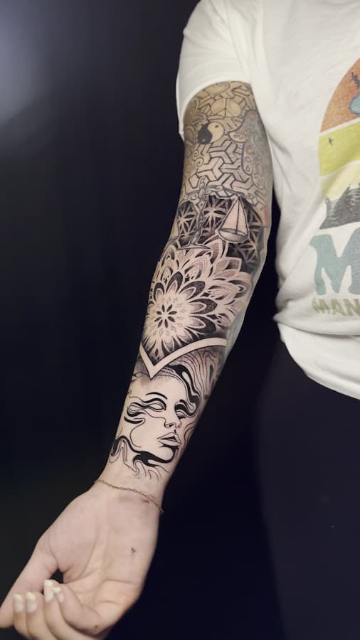 Tuff Tattoos — foto