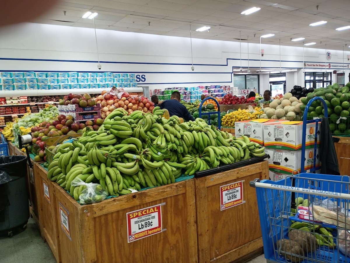 Poinciana Plaza — foto