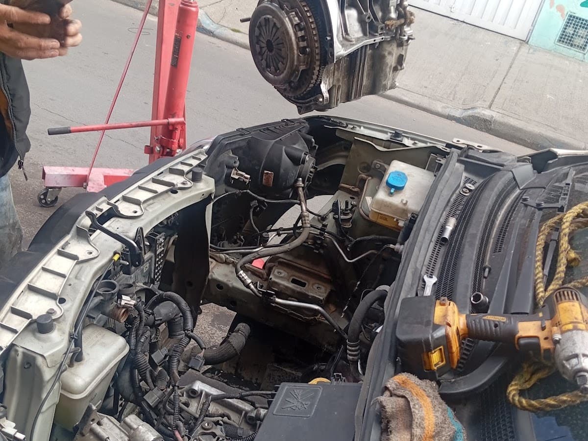 Taller Automotriz- ServiLucho — foto