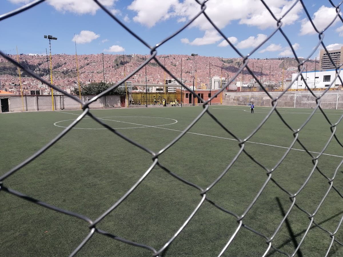 Escuela de Fútbol The Strongest