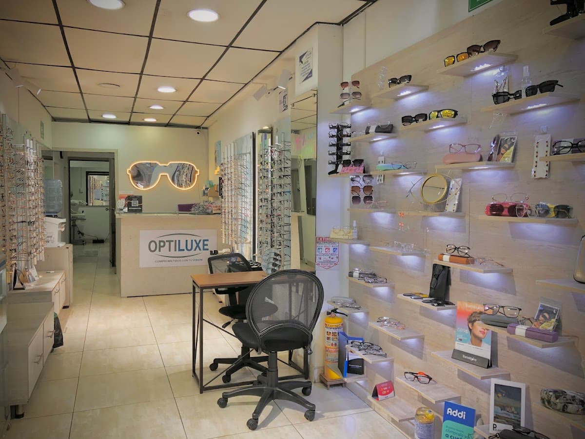 Optiluxe Manizales | Optica Centro | Gafas | Monturas | Salud Visual | Optometria | Lentes de Contacto