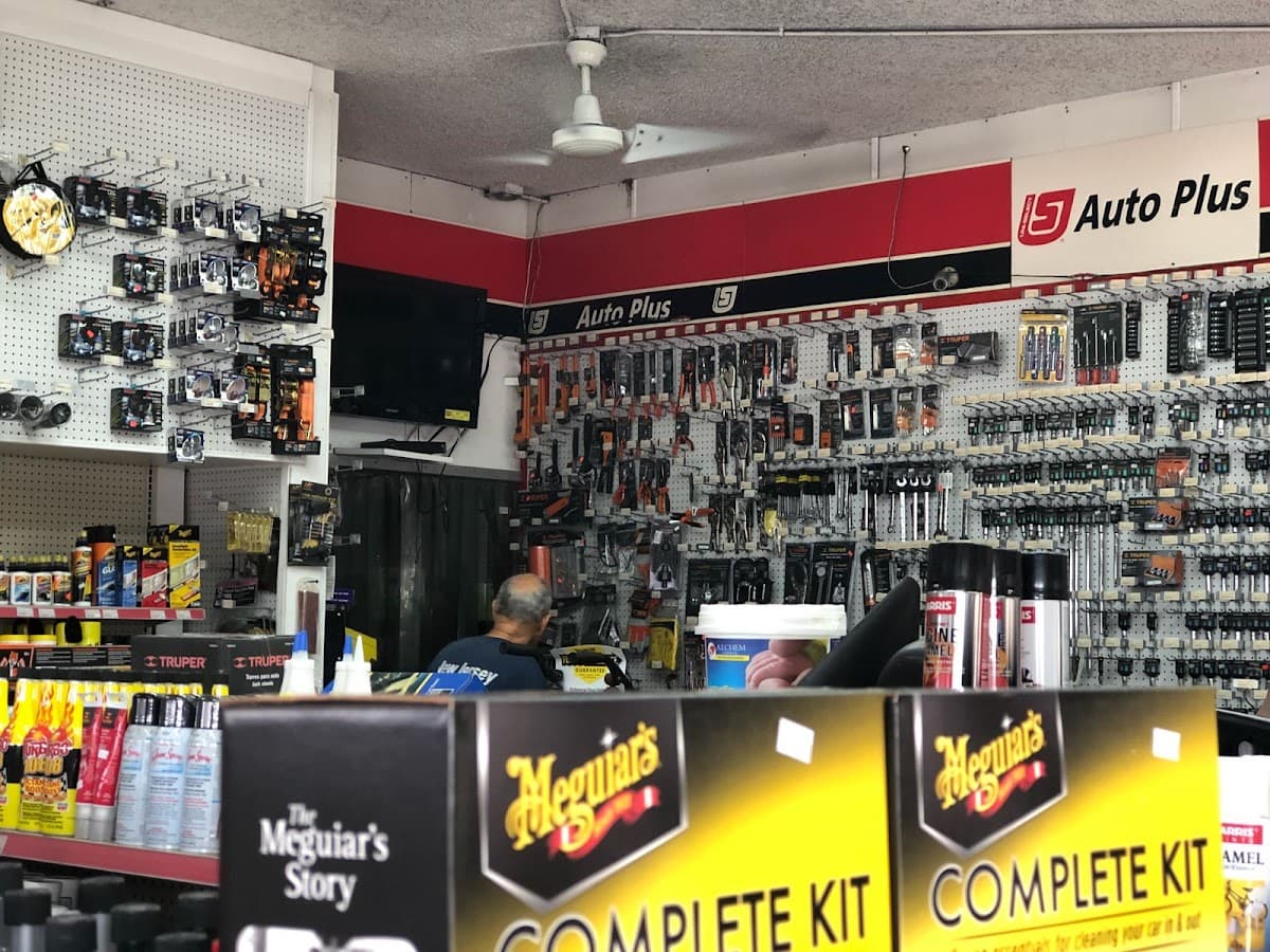 New Jersey Auto Parts 8 Street — foto