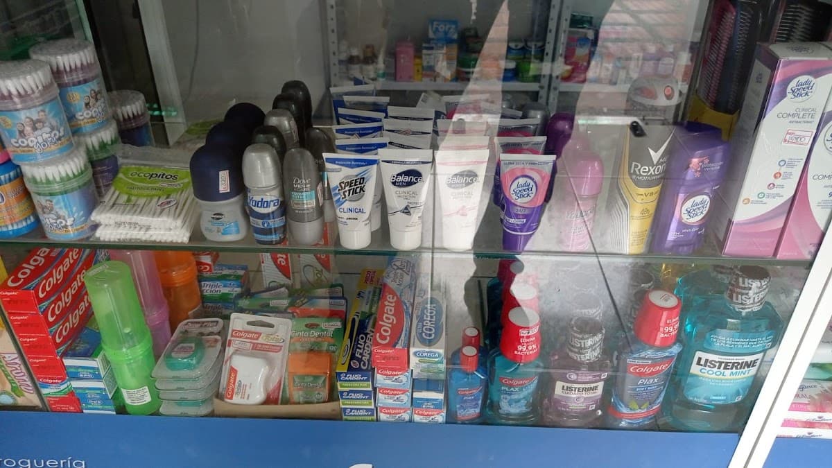 Drogueria La Farmy Plus — foto