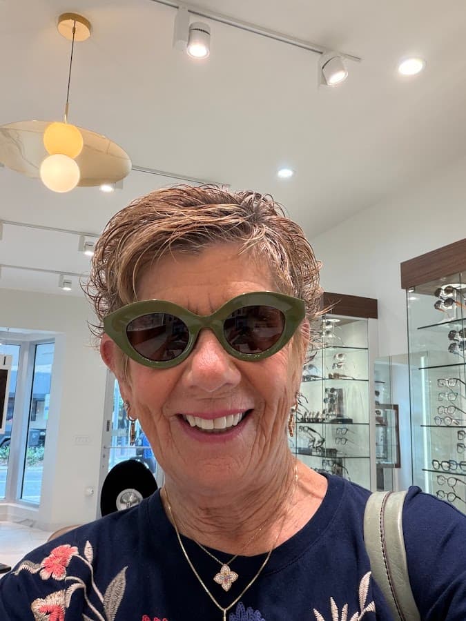 Edward Beiner Eyewear on Las Olas Blvd — foto