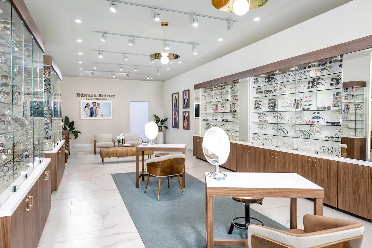 Edward Beiner Eyewear on Las Olas Blvd — foto