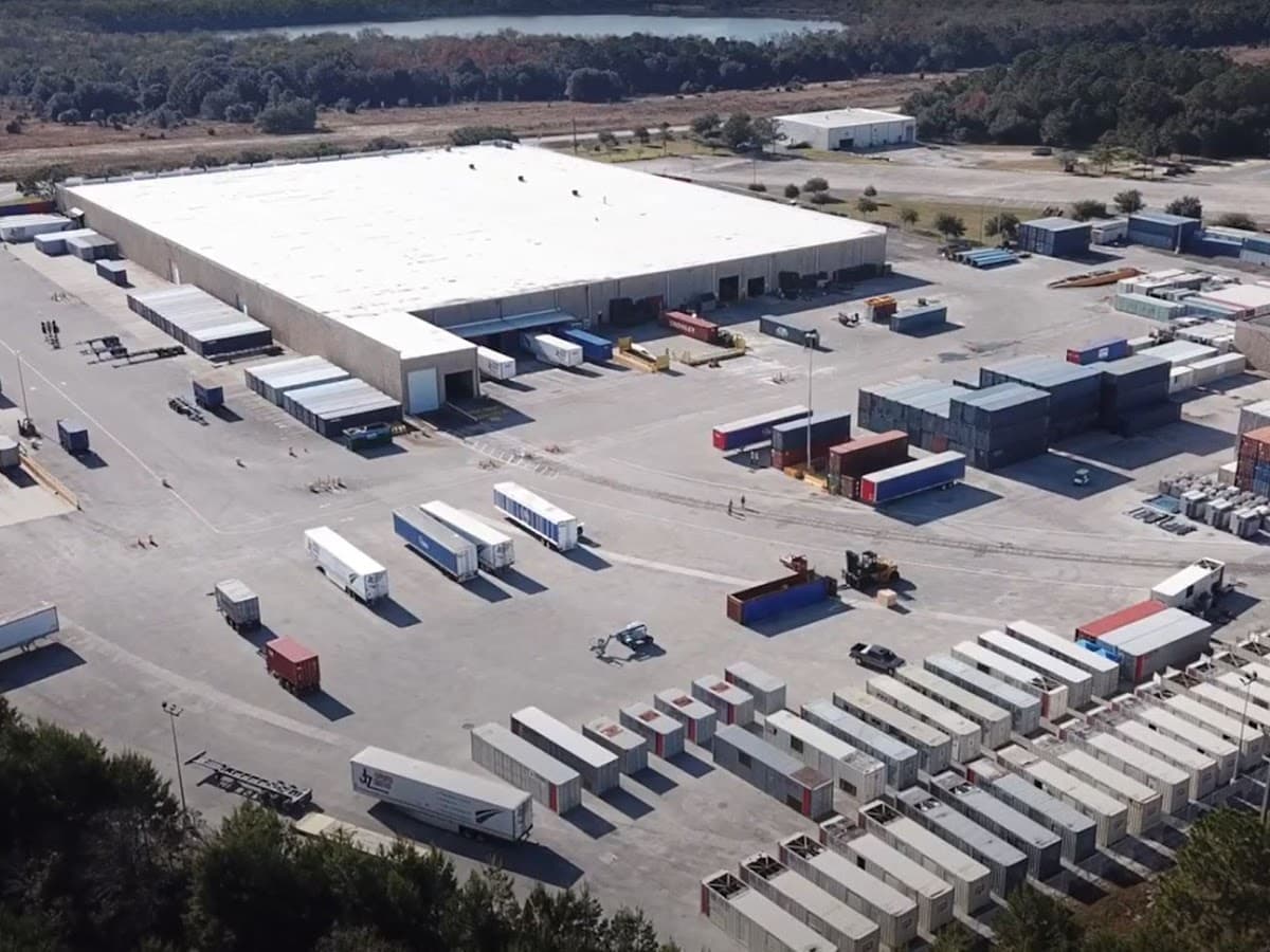JZI LogisticSolutions, A RoadOne Company — foto