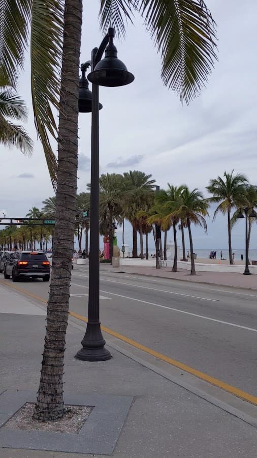 Shop At Las Olas — foto