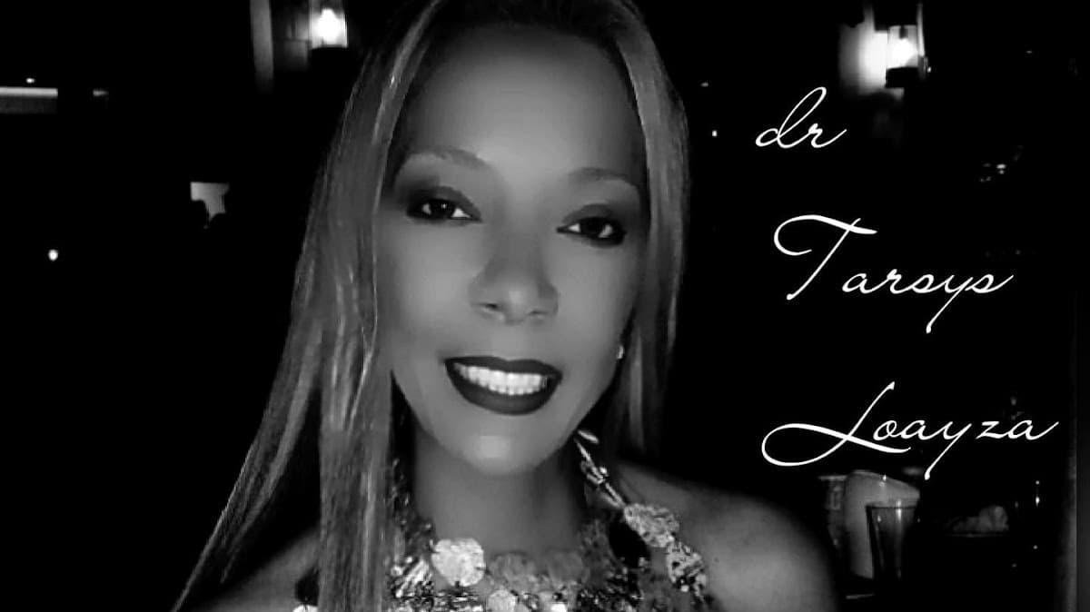 Sonrisa Perfecta Dental - Tarsys Loayza Roys