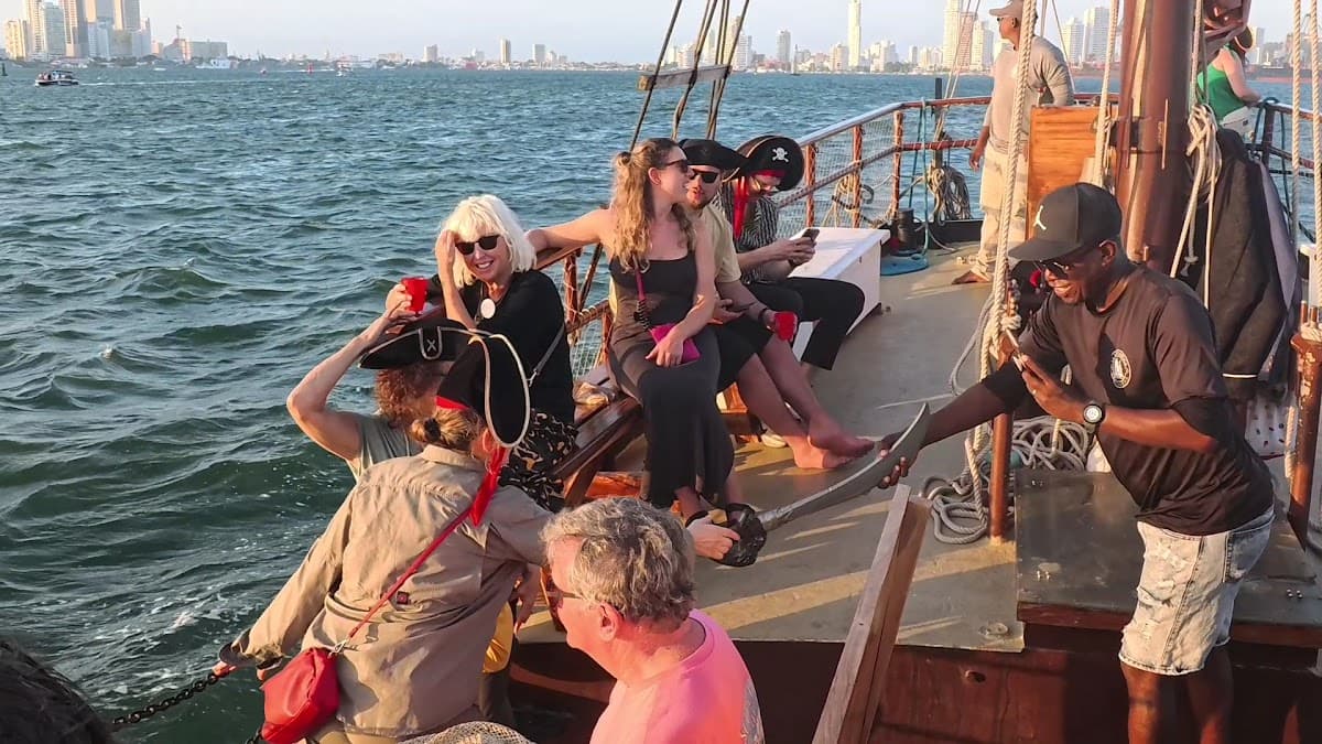 La Fantastica Cartagena Pirate Ship - Cartagena Sunset Skyline Bay Tours - Rosario Islands Day trips — foto