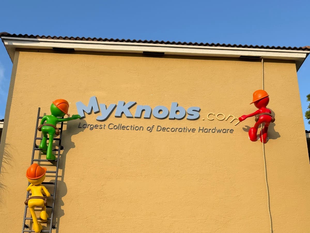 Knobs4Less.com — foto