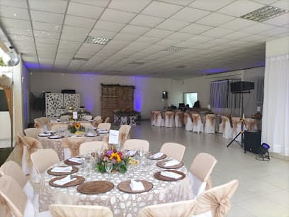 SALON LOS JARDINES — foto