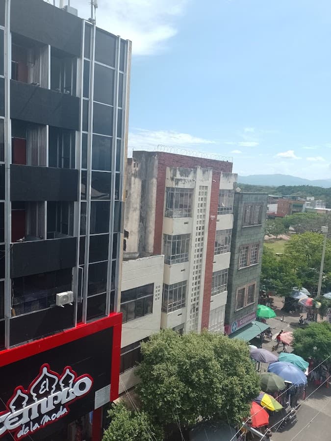 Centro Comercial Popular Los Comuneros — foto