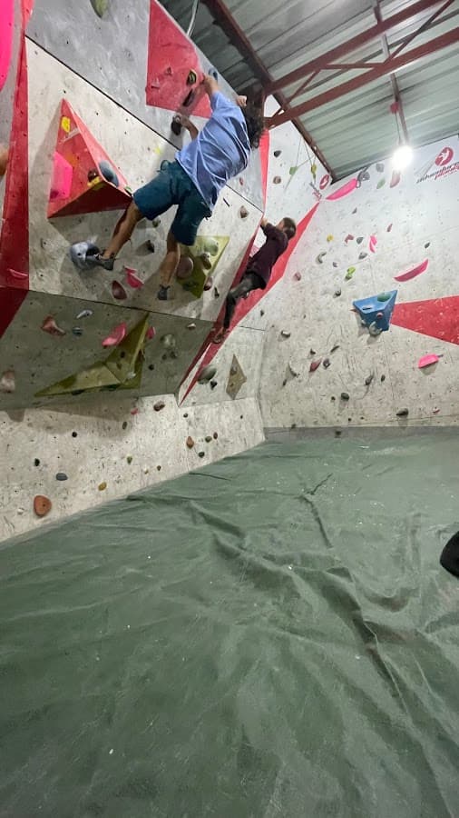 La Cueva Climbing Gym