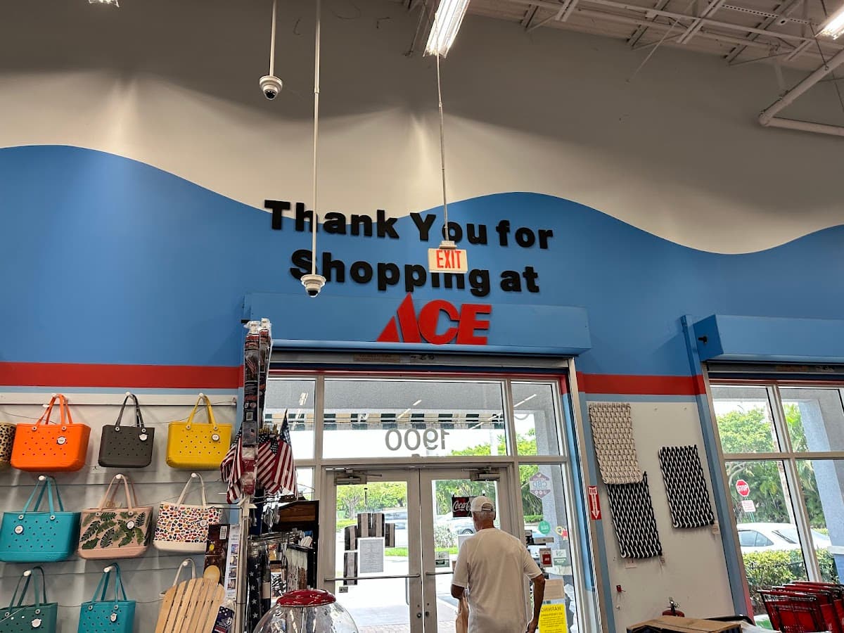 ACE Hardware — foto