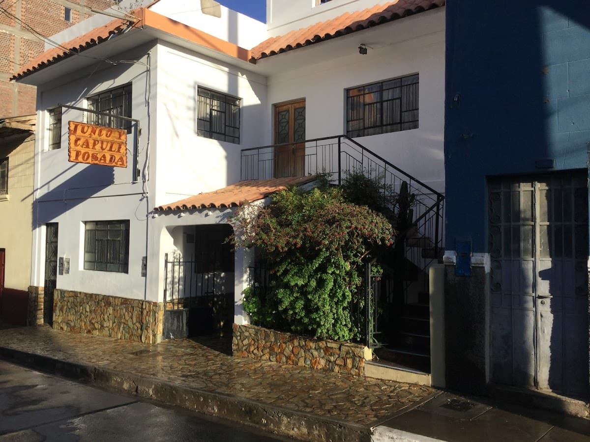 Posada Junco y Capuli