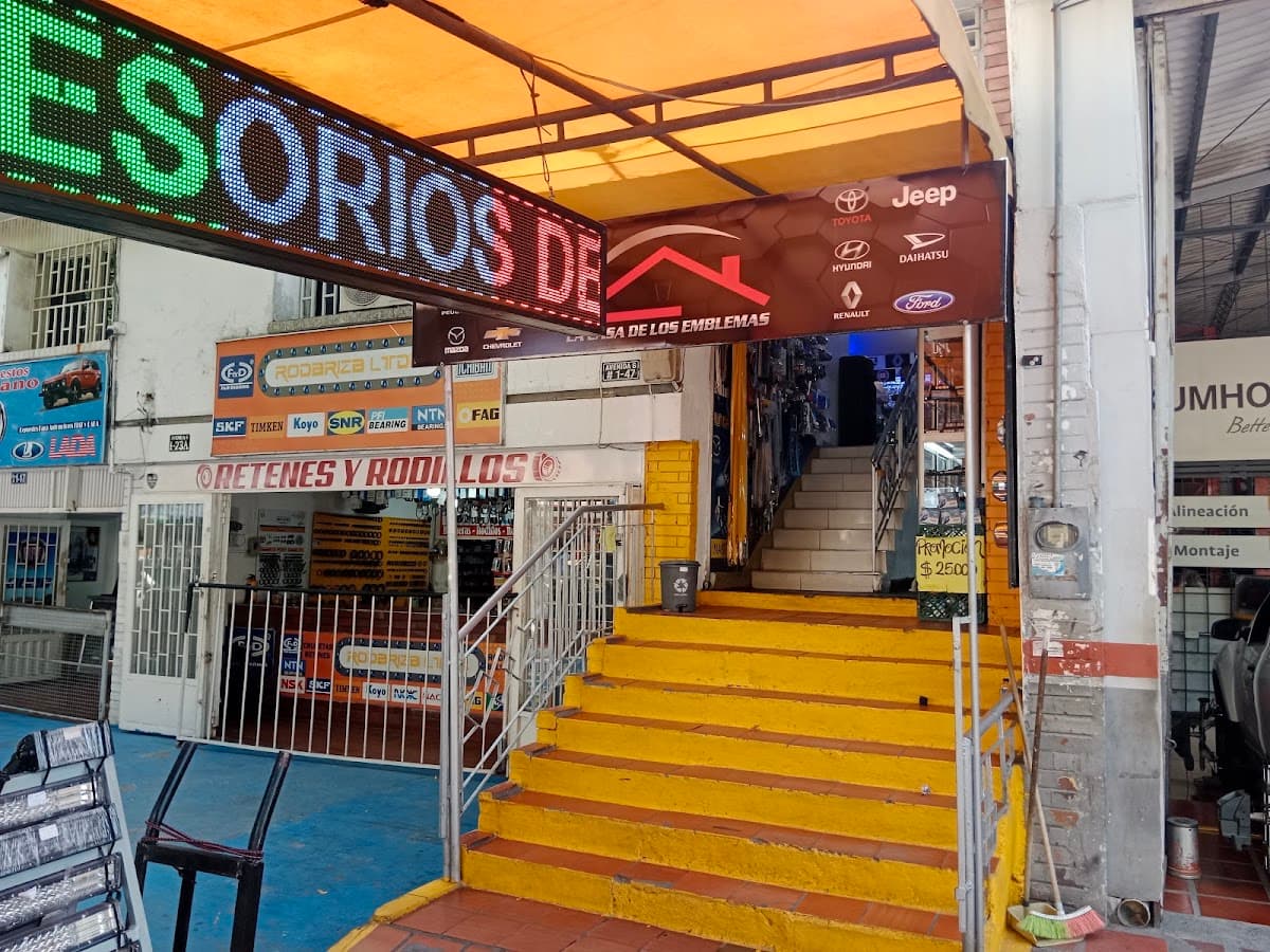 Auto Lujos & Autorepuestos MANIFAROS
