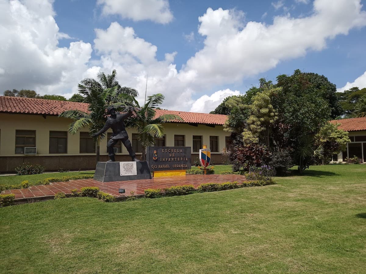 Escuela de Idiomas del Ejército. "Generalísimo Francisco de Miranda". — foto