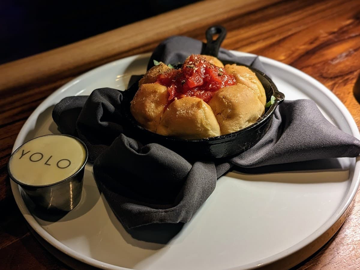 YOLO Restaurant — foto