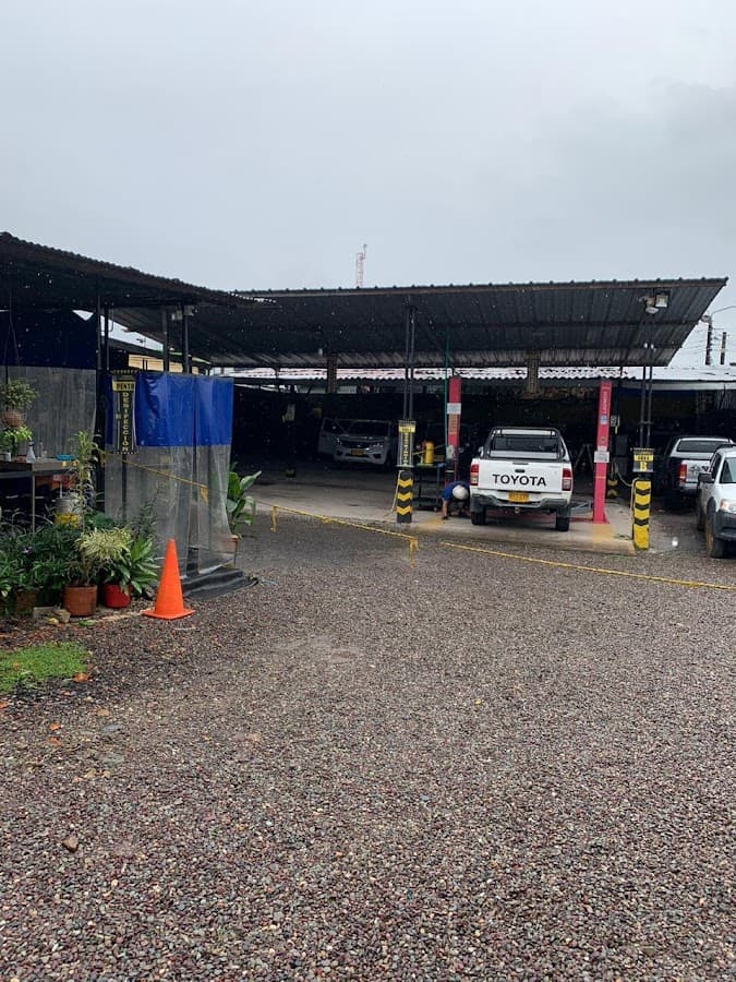 Taller Automotriz Plus Ultra S.a.s