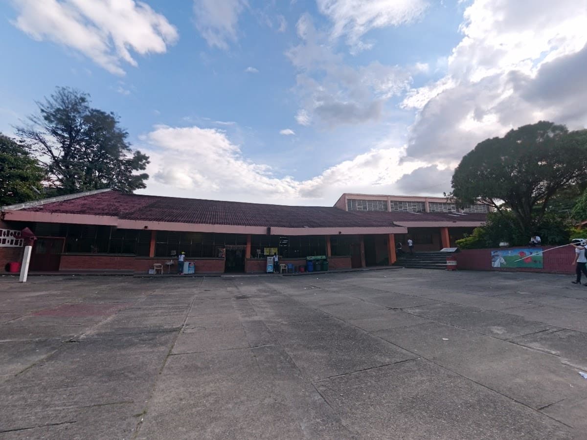 Institucion Educativa INEM Luis Lopez de Mesa — foto