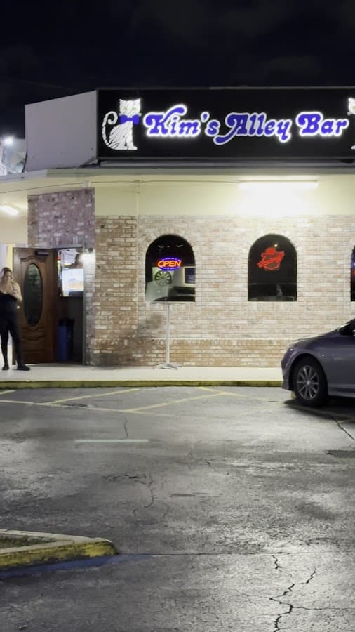 Kim's Alley Bar — foto