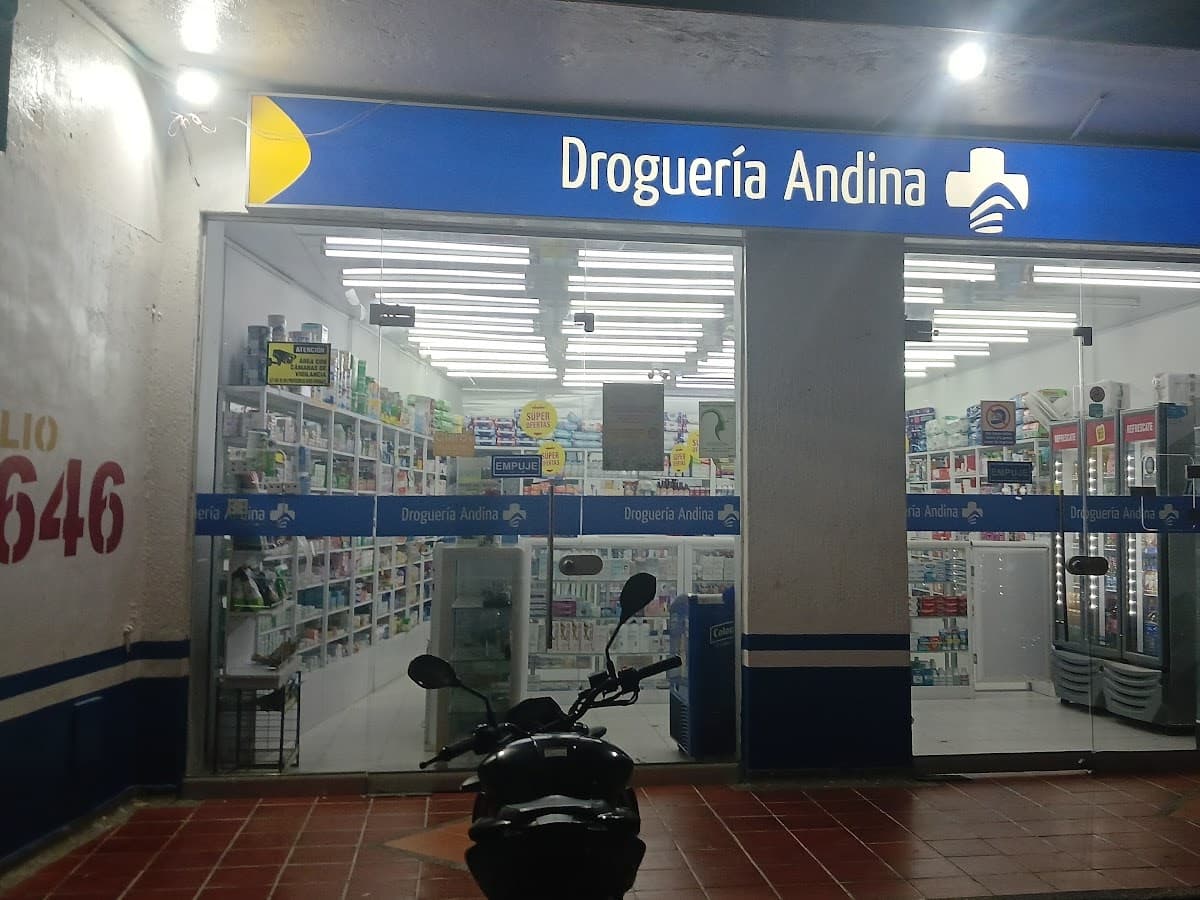 Droguerías Universal — foto