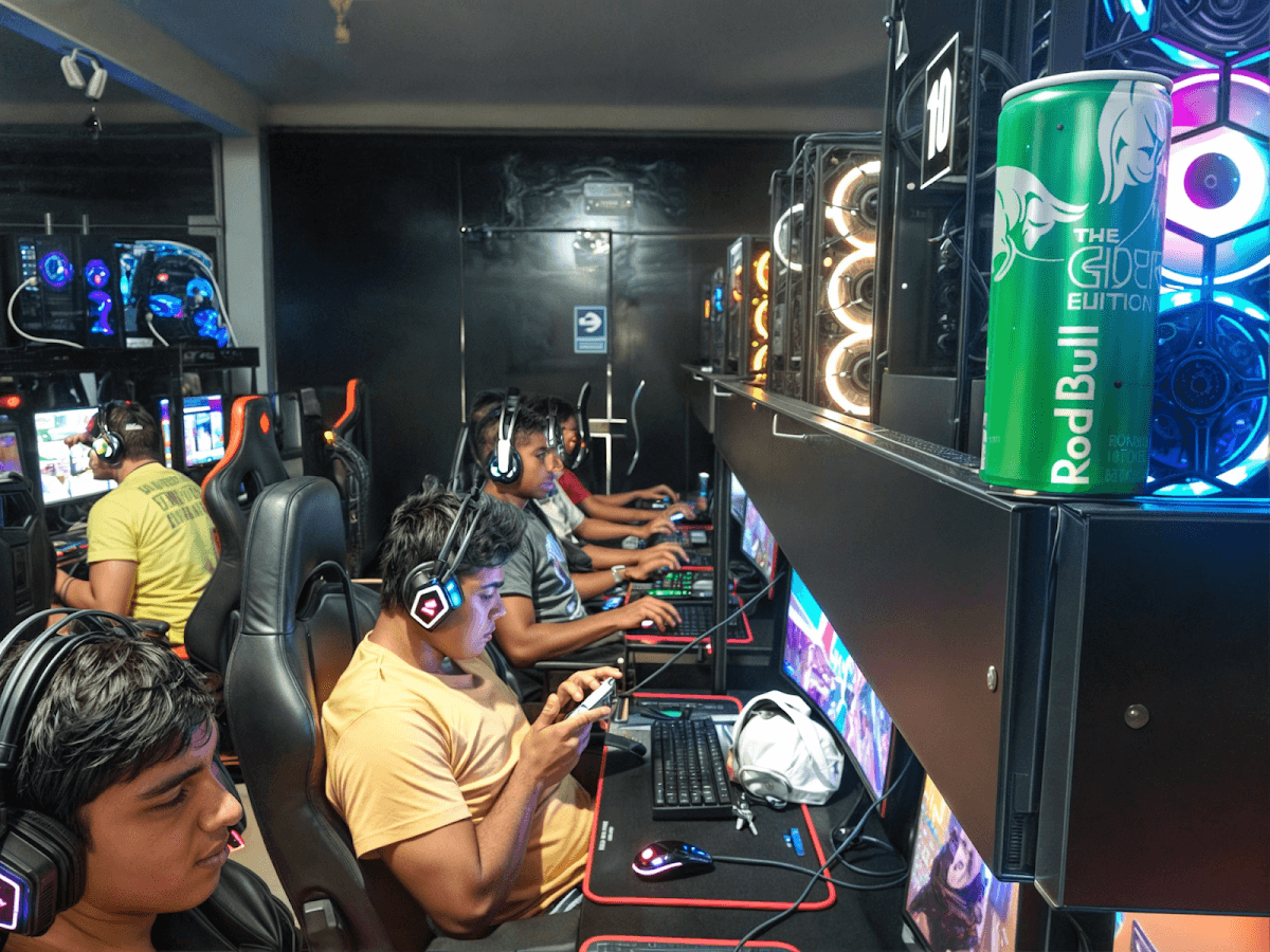 LEGION GAMING CENTER — foto