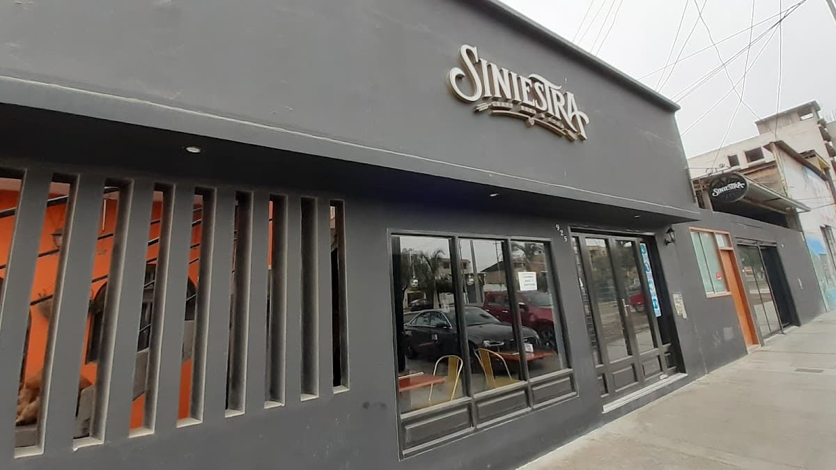 Siniestra Bar — foto