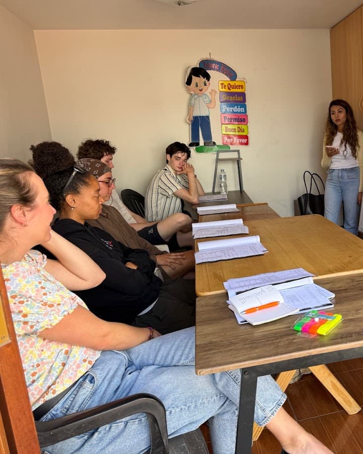 Llama Education Spanish School in Arequipa Peru — foto