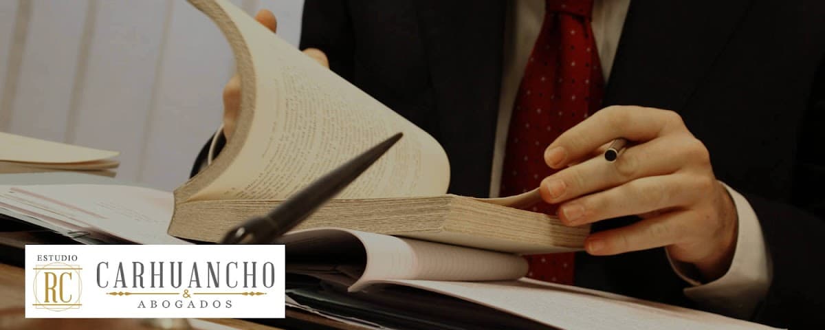 ABOGADOS HUANCAYO - ROBERT CARHUANCHO